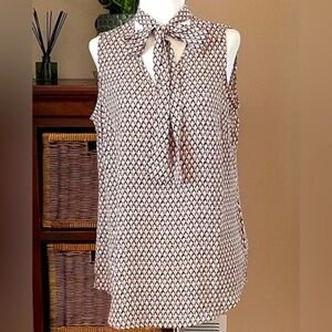 🤎NEW! Adrianna Papell Elegant Sleeveless Printed Patterned Tie Neck Blouse Top